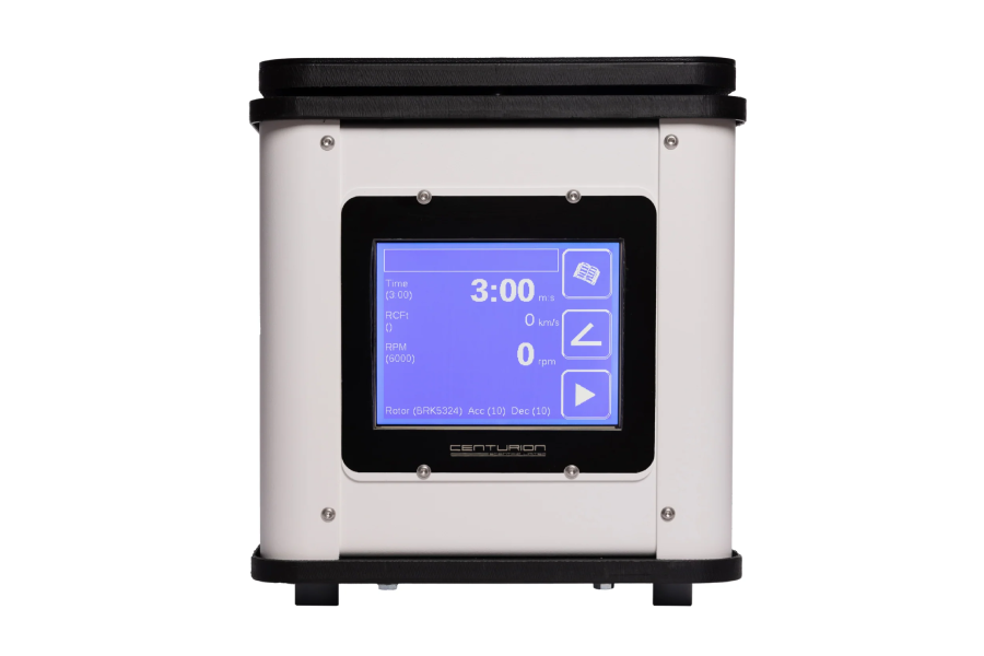 Centrífuga Pro Analytical Micro da Centurion com painel LCD e tampa fechada, disponível na Paralab.